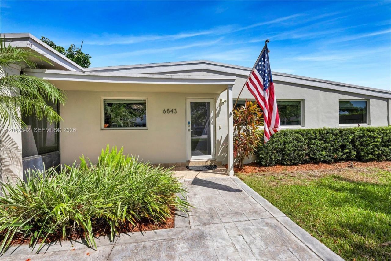 6843 SW 53rd St, Miami, FL 33155 Photo