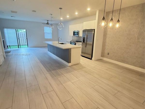 10407 NW 82nd St , Unit 4, Doral, FL 33178
