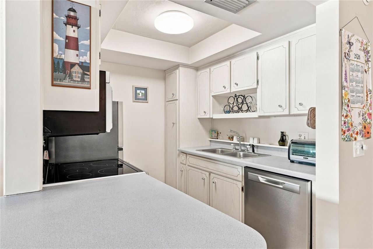 650 Pinellas Point Drive S, Unit 232, Saint Petersburg, FL 33705 Photo