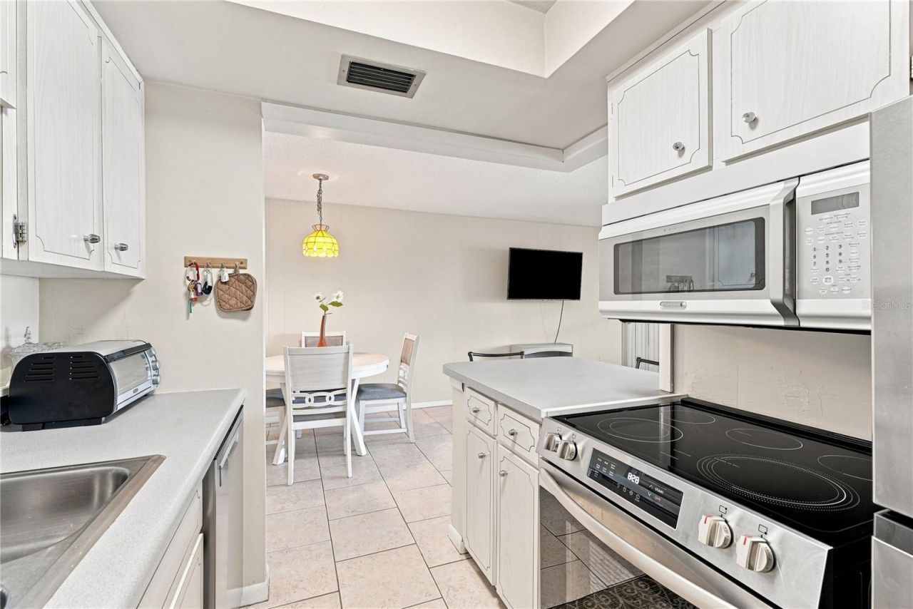 650 Pinellas Point Drive S, Unit 232, Saint Petersburg, FL 33705 Photo