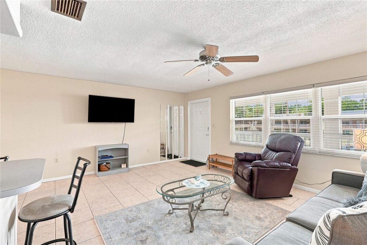 650 Pinellas Point Drive S, Unit 232, Saint Petersburg, FL 33705 Photo