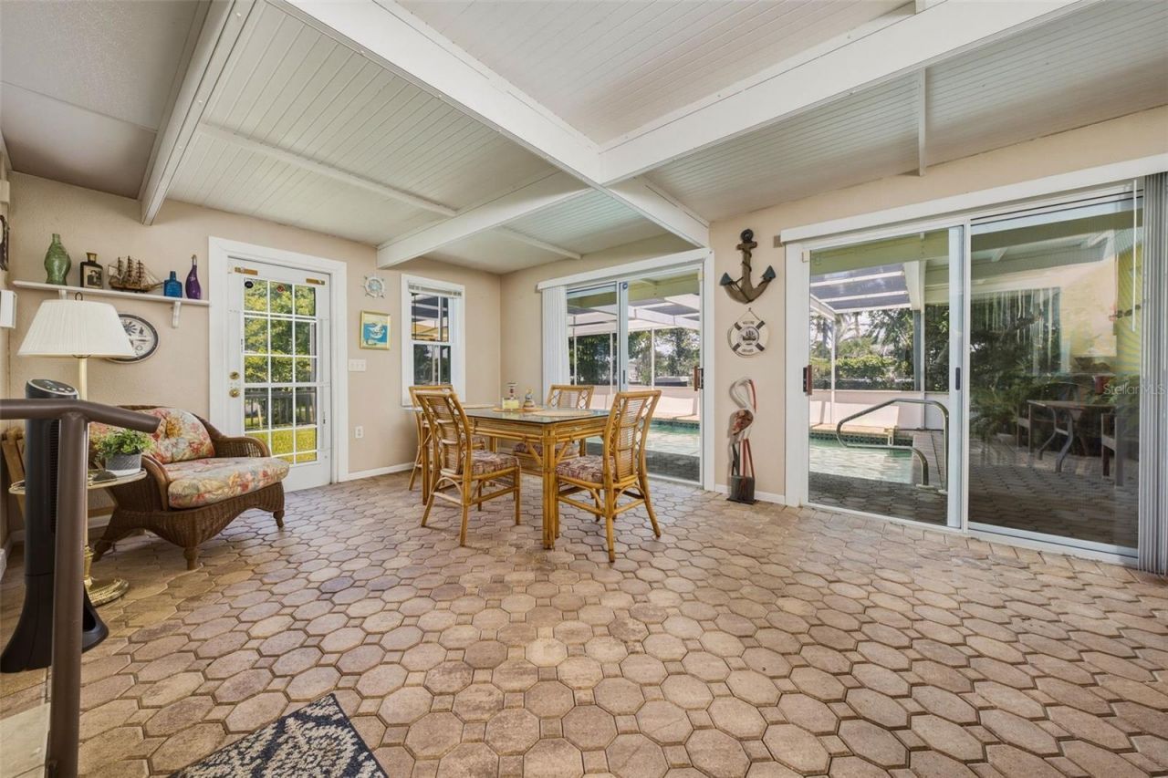 133 Holly Avenue, Sarasota, FL 34243 Photo
