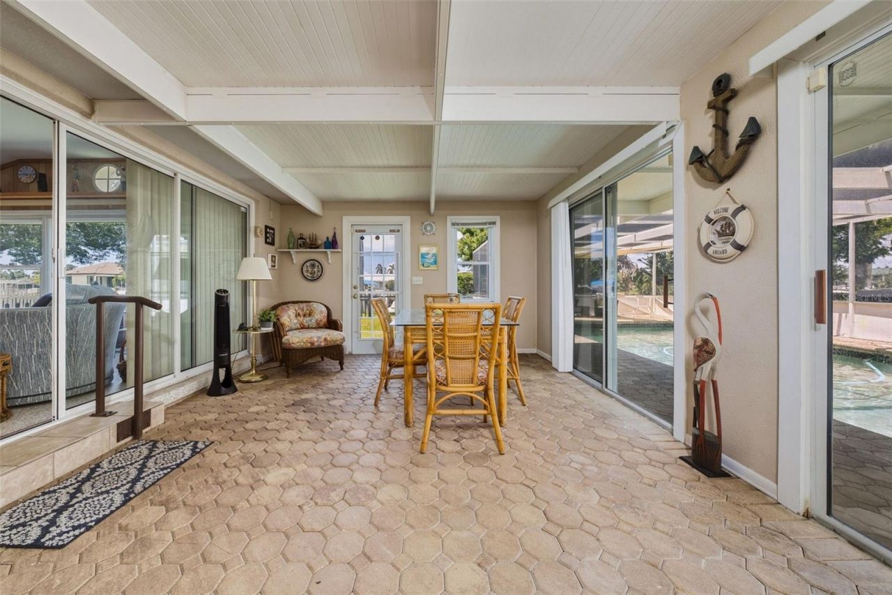 133 Holly Avenue, Sarasota, FL 34243 Photo