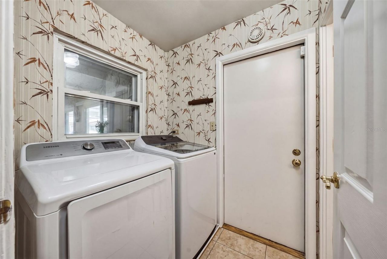133 Holly Avenue, Sarasota, FL 34243 Photo