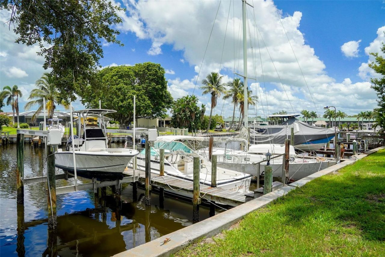 133 Holly Avenue, Sarasota, FL 34243 Photo