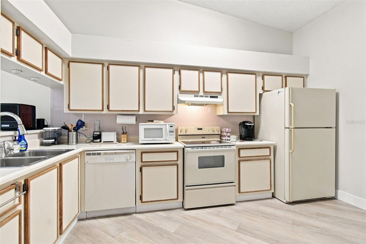 11712 Spring Tree Lane, Port Richey, FL 34668 Photo