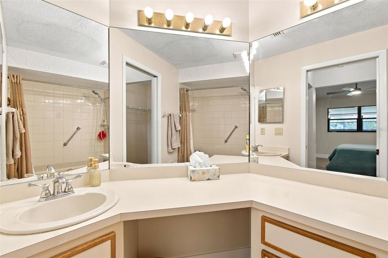 11712 Spring Tree Lane, Port Richey, FL 34668 Photo