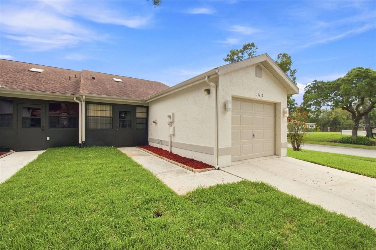 11712 Spring Tree Lane, Port Richey, FL 34668 Photo