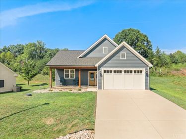 1054 Barrow Hills Drive, Huddleston, VA 24104