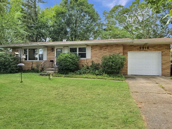 5910 Mckinley Street , Merrillville, IN 46410