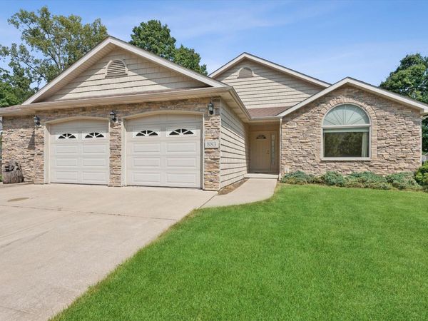 883 Hemingway Trail, Valparaiso, IN 46383
