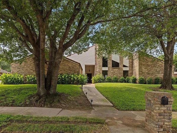 3827 Ashbury Lane, Bedford, TX 76021
