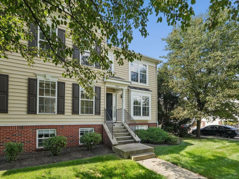 3727 Rubythroat Drive, Unit 19, Columbus, OH 43230 Photo 2