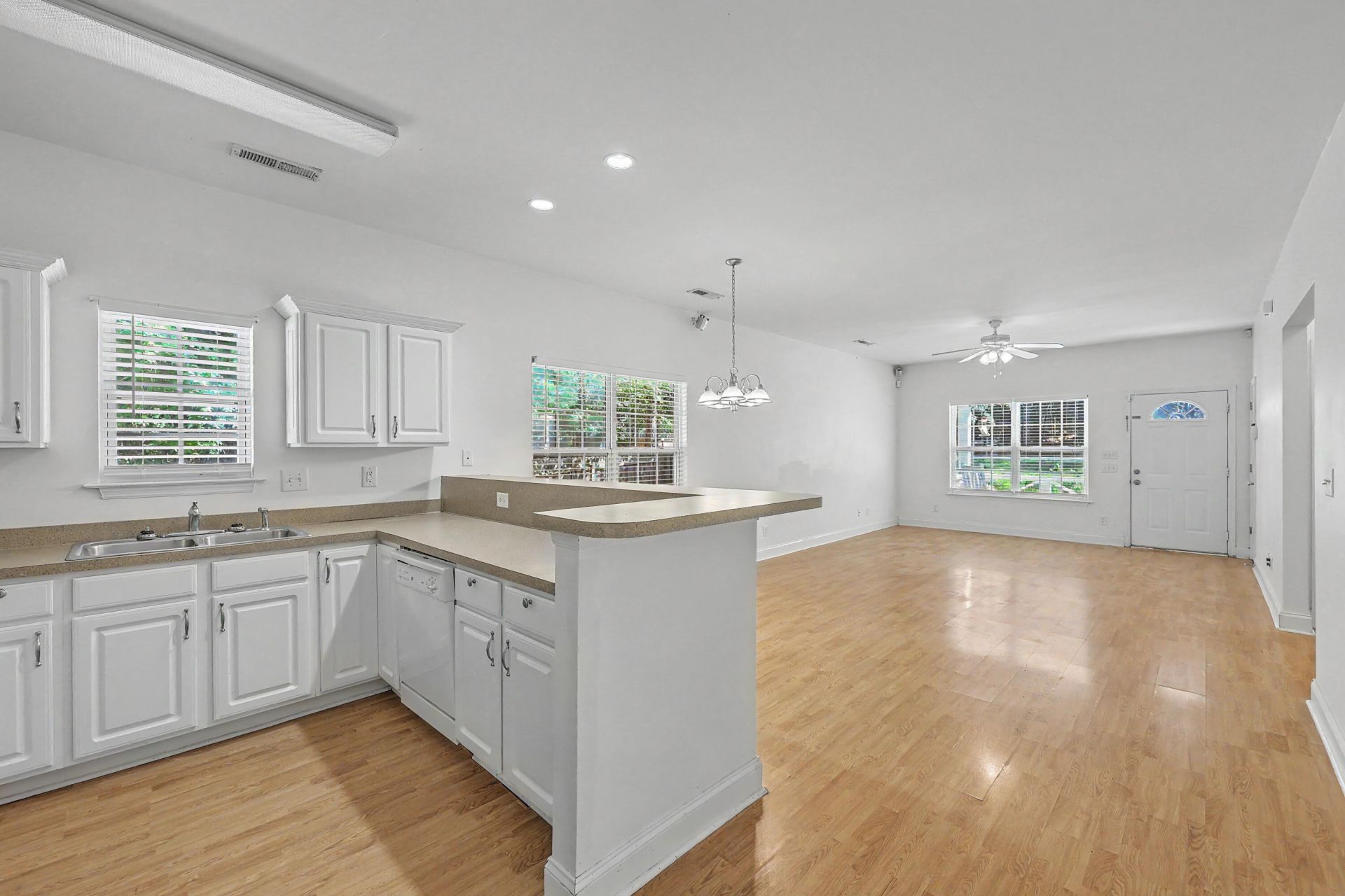 1761 Kenwood Road Photo 15