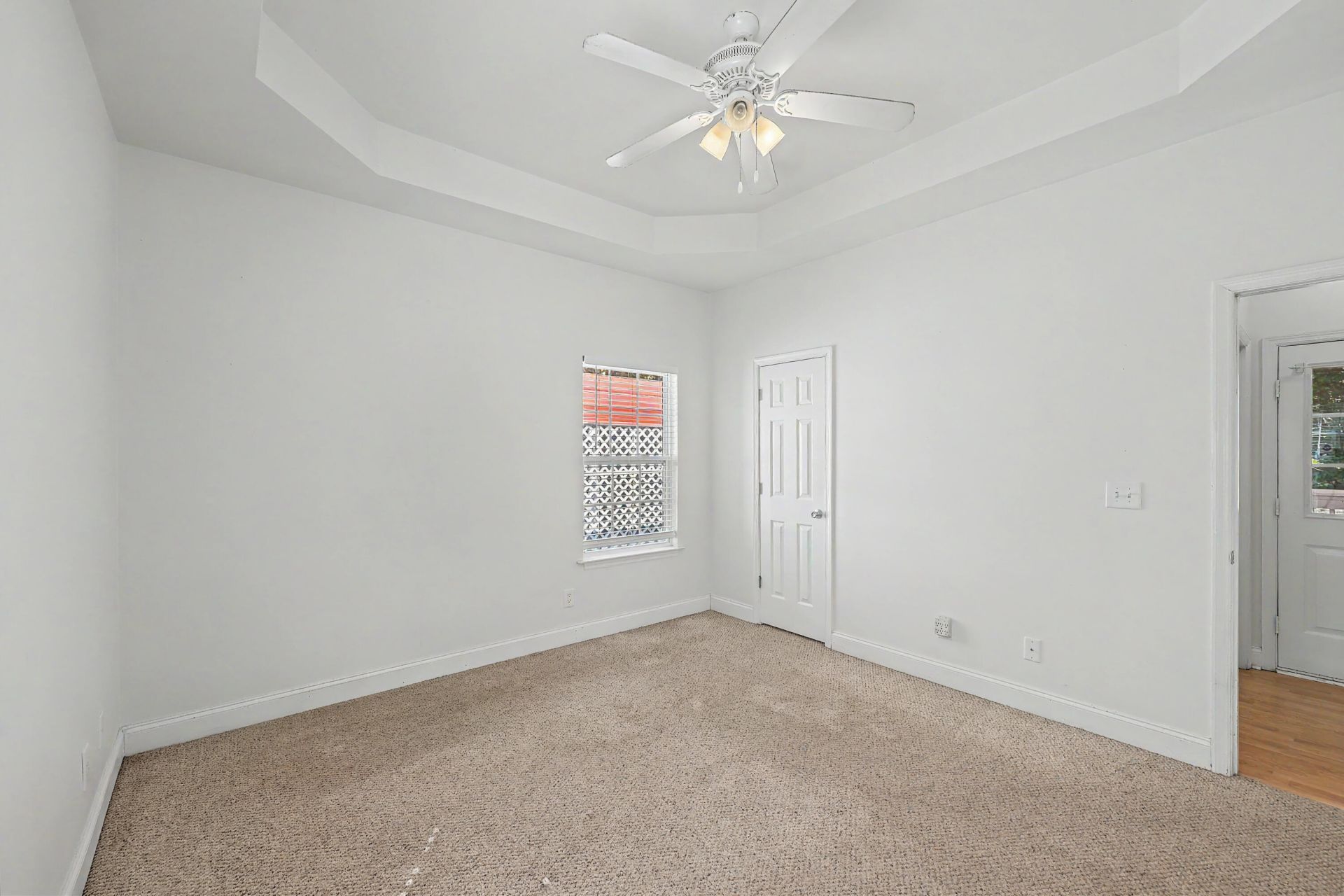 1761 Kenwood Road Photo 19