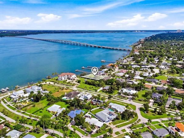 8441 Casa Del Rio LN, FORT MYERS, FL 33919