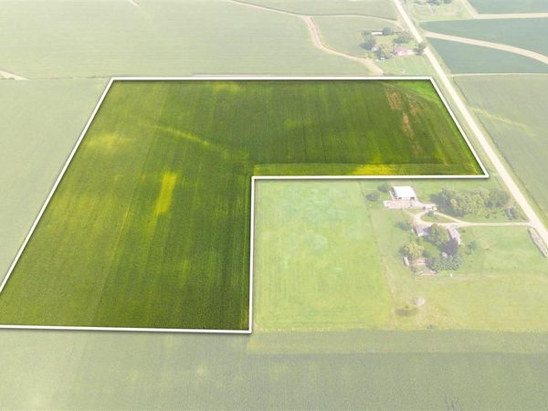 2938 Quaker Ln, Springville, IA 52336