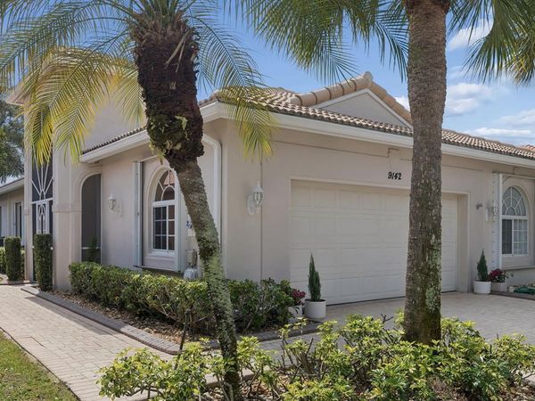 9142 BAY POINT Circle, West Palm Beach, FL 33411