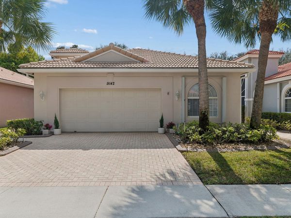 9142 BAY POINT Circle, West Palm Beach, FL 33411