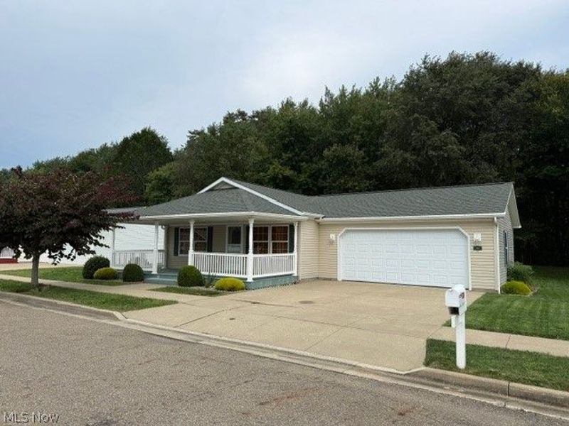 324 Gemini Drive, Dover, OH 44622 Photo 1