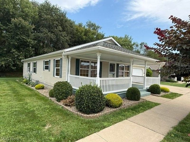 324 Gemini Drive, Dover, OH 44622 Photo 2