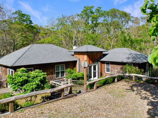 18 Sylvan Avenue, Tisbury, MA 02568