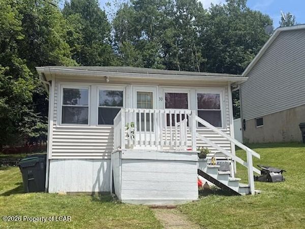 30 High Street, Harveys Lake, PA 18618