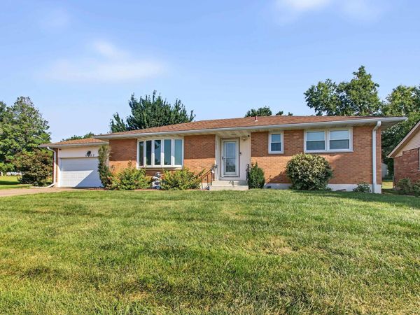 1217 DANIEL Court, Quincy, IL 62305