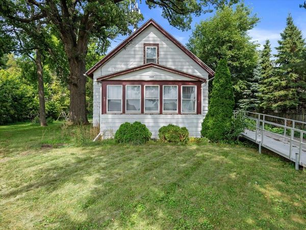 1436 E Racine AVENUE, Waukesha, WI 53186