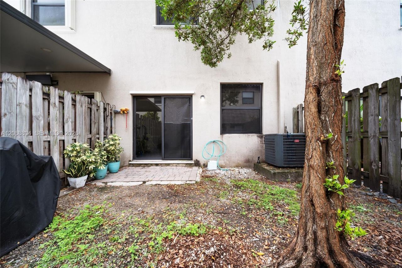 15053 SW 115th Ter , Unit ., Miami, FL 33196 Photo