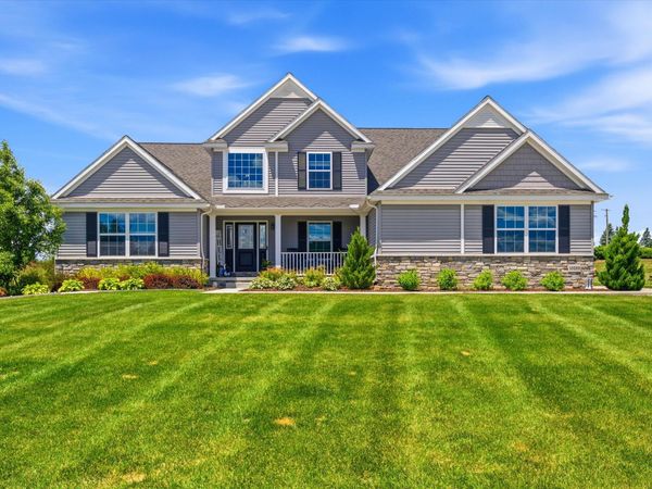10282 High Meadow, Saline, MI 48176