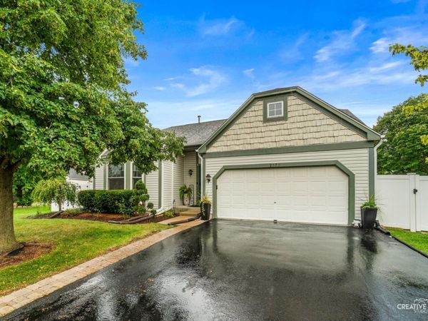 2377 Coral Cove , Elgin, IL 60123