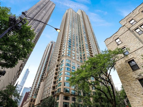 25 E Superior Street , Unit 1006, Chicago, IL 60611