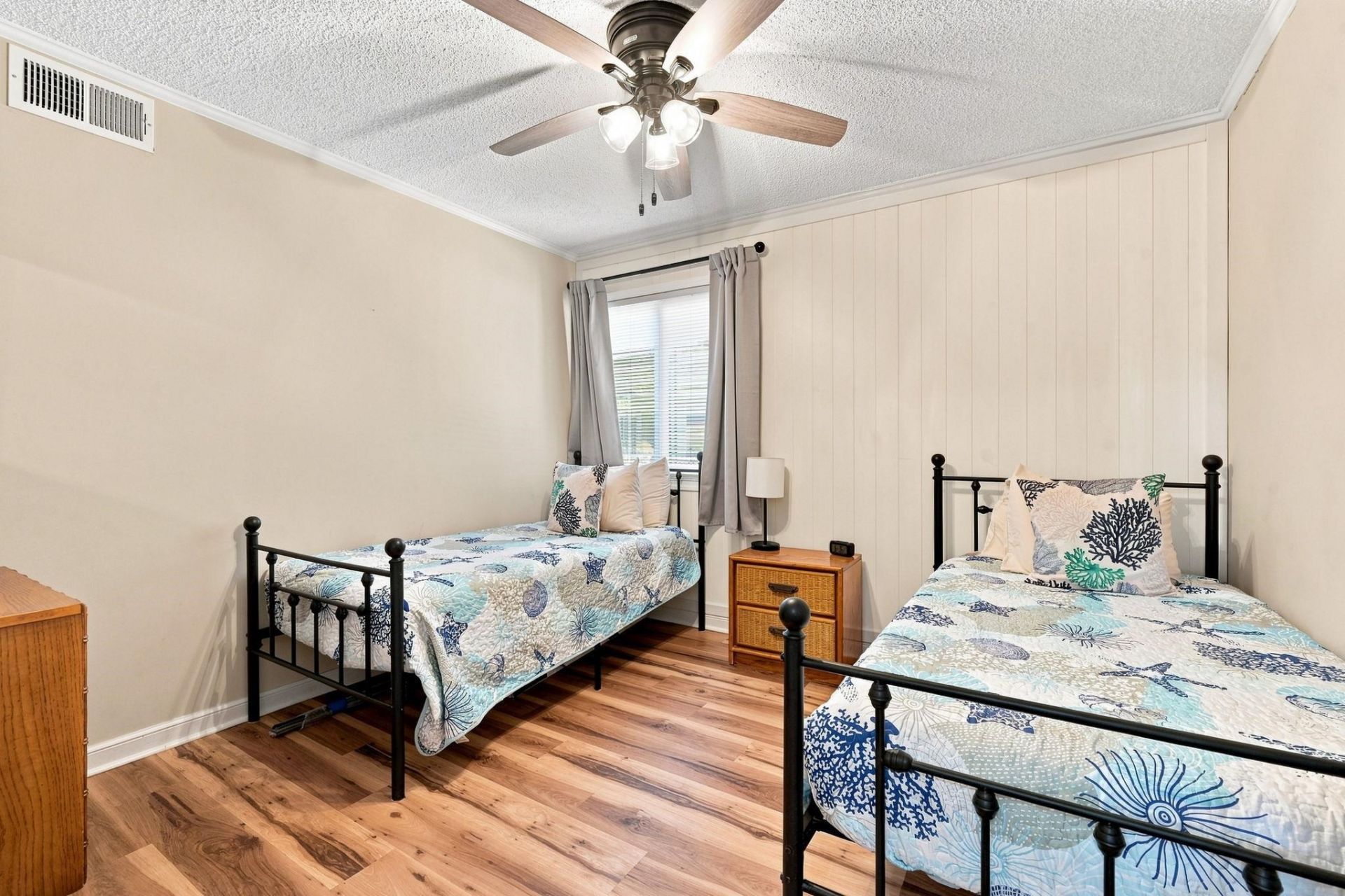 609 Hillside Dr. Photo 14