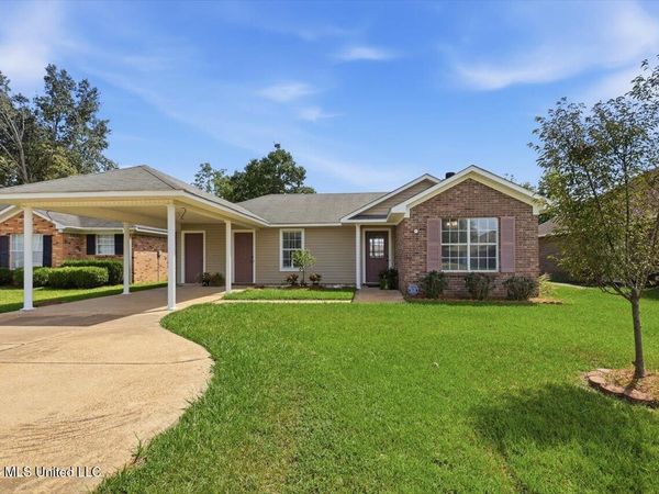 319 Green Meadow Drive, Pearl, MS 39208