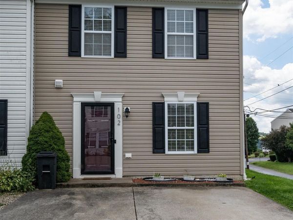 102 Park Place Drive, Morgantown, WV 26508