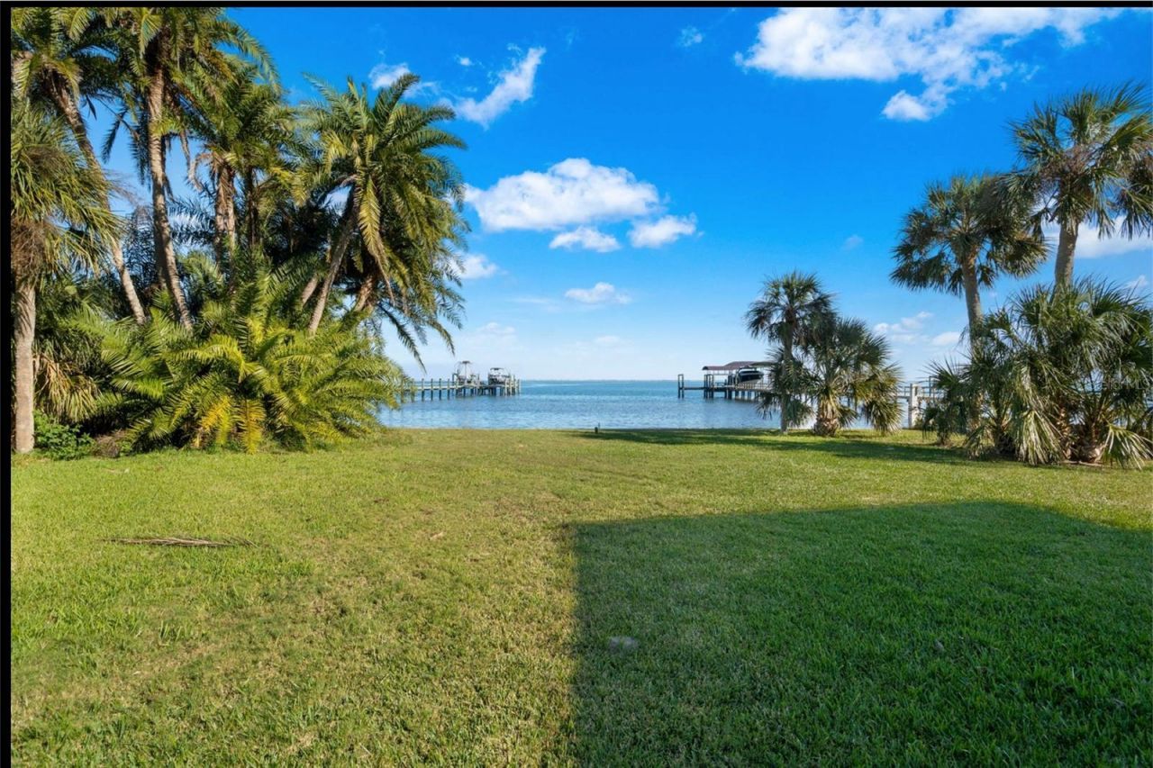 6100 Bahama Shores Drive S, Saint Petersburg, FL 33705 Photo