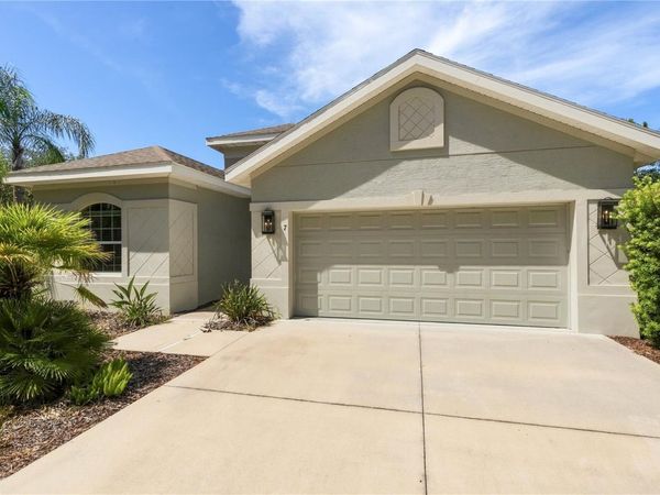 7 OASIS CIRCLE , PALM COAST, FL 32137