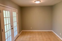 1821 Luster Lane photo 4