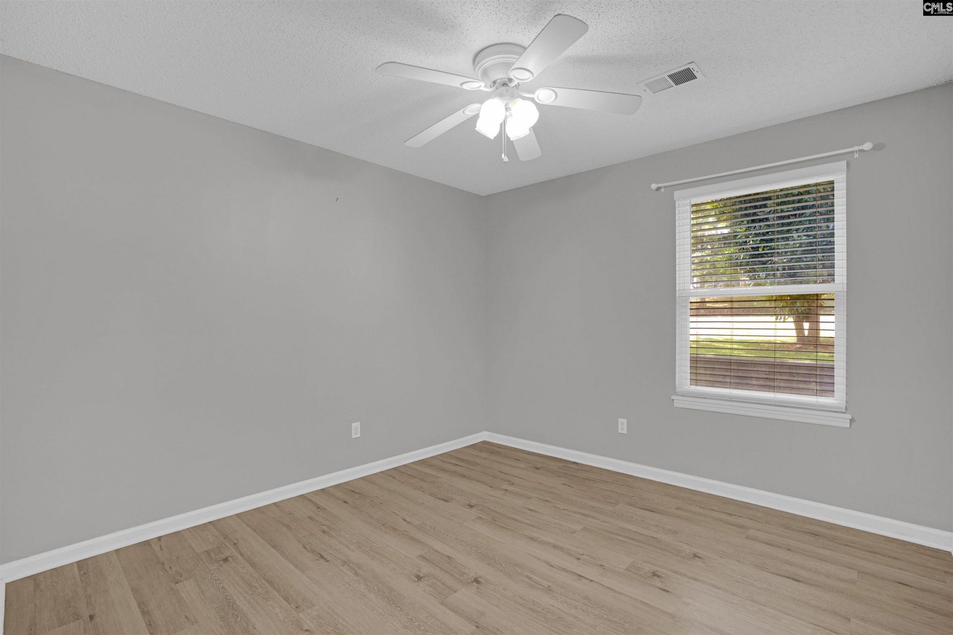 1131 Chadford Road Photo 24