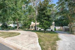 1131 Chadford Road photo 4
