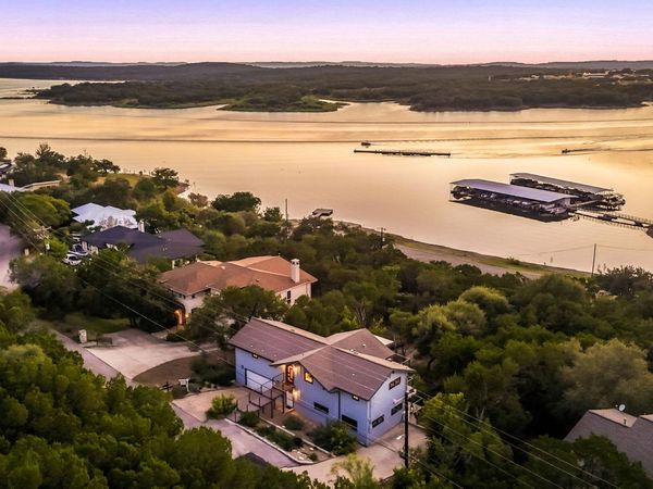 6300 Lakeshore DR, Lago Vista, TX 78645
