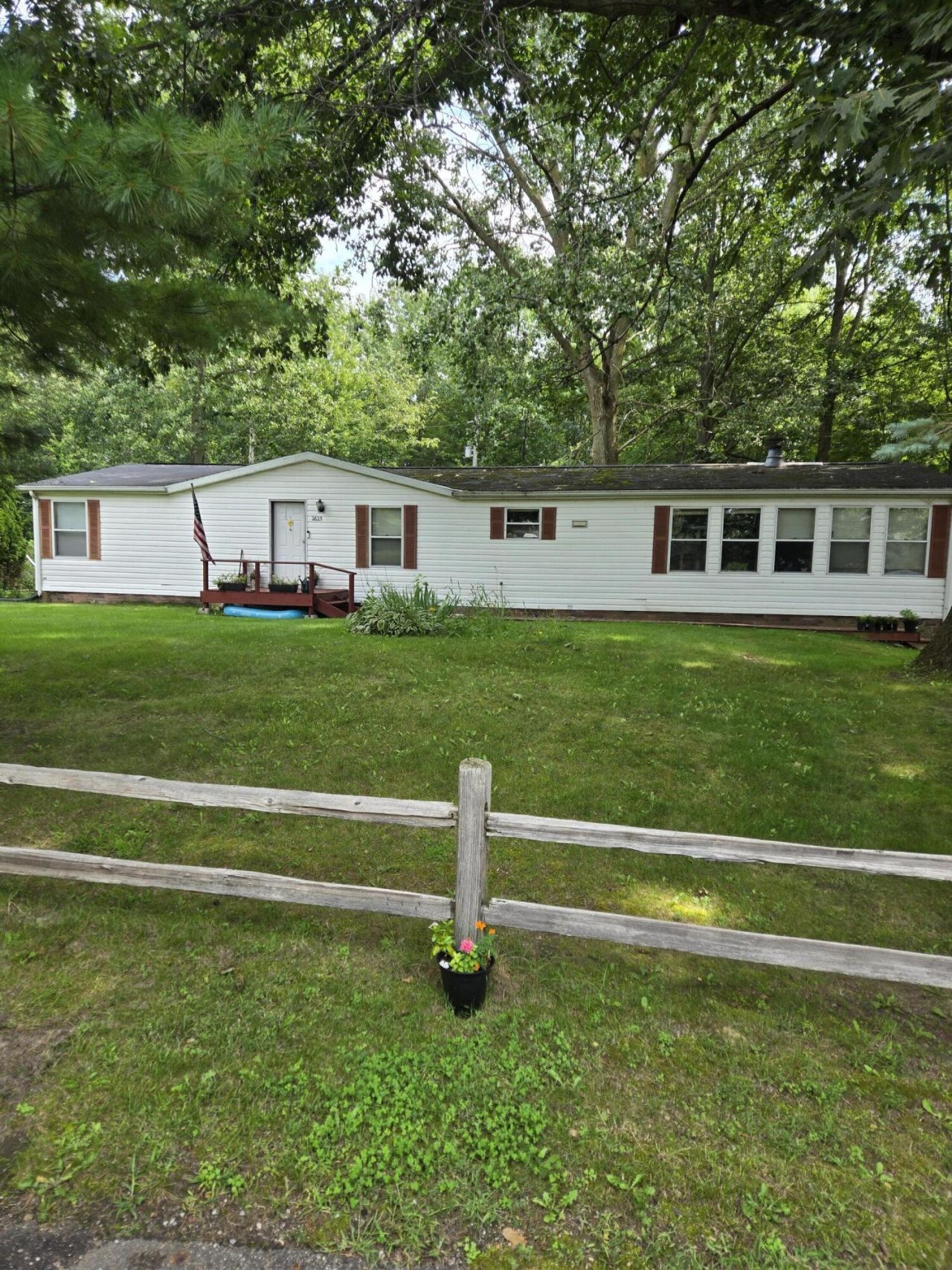 2625 Sanford Drive, Hillsdale, MI 49242 Main Photo