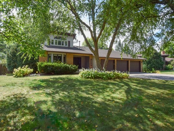 4428 Pleasant Drive , Arden Hills, MN 55112