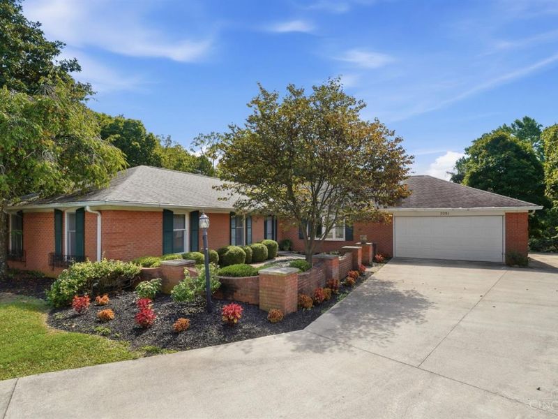 2091 Harrowgate Hill Lane, Fairfield, OH 45014 Photo 2