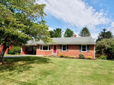 1061 JEFFERSON AVE, WAYNESBORO, VA 22980