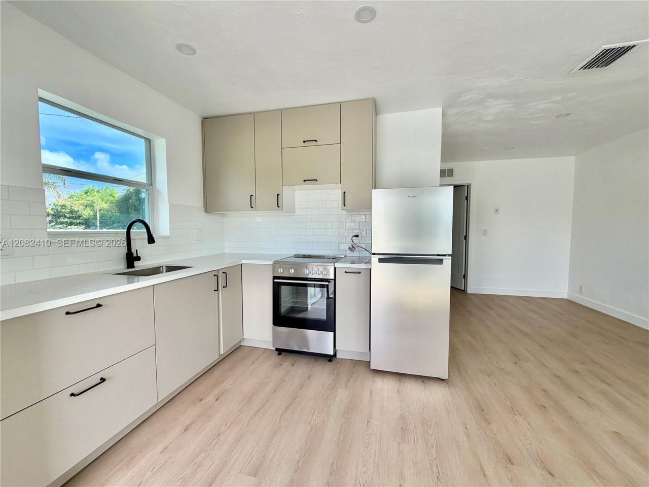 101 SW 4th Ave, Hallandale Beach, FL 33009 Photo