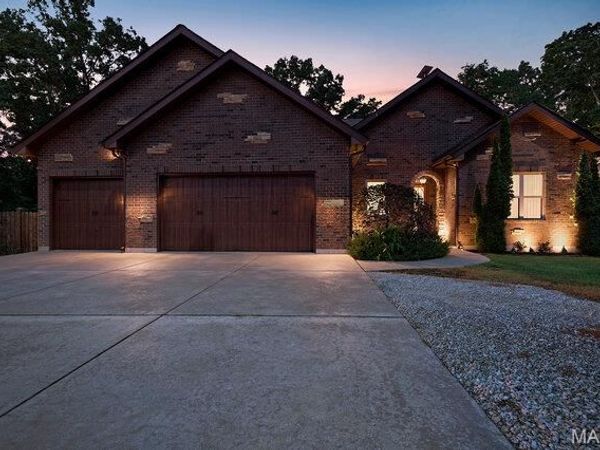 23540 Cabin Ridge Drive , Warrenton, MO 63383