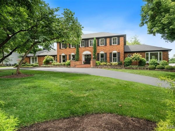 245 Litcheford Court, Creve Coeur, MO 63141