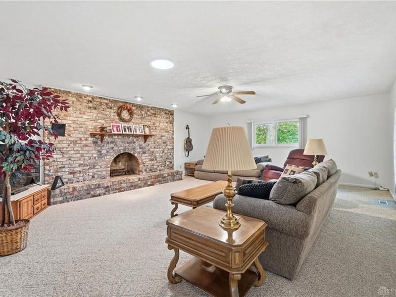 110 Fairway Drive, Springboro, OH 45066 Photo 2